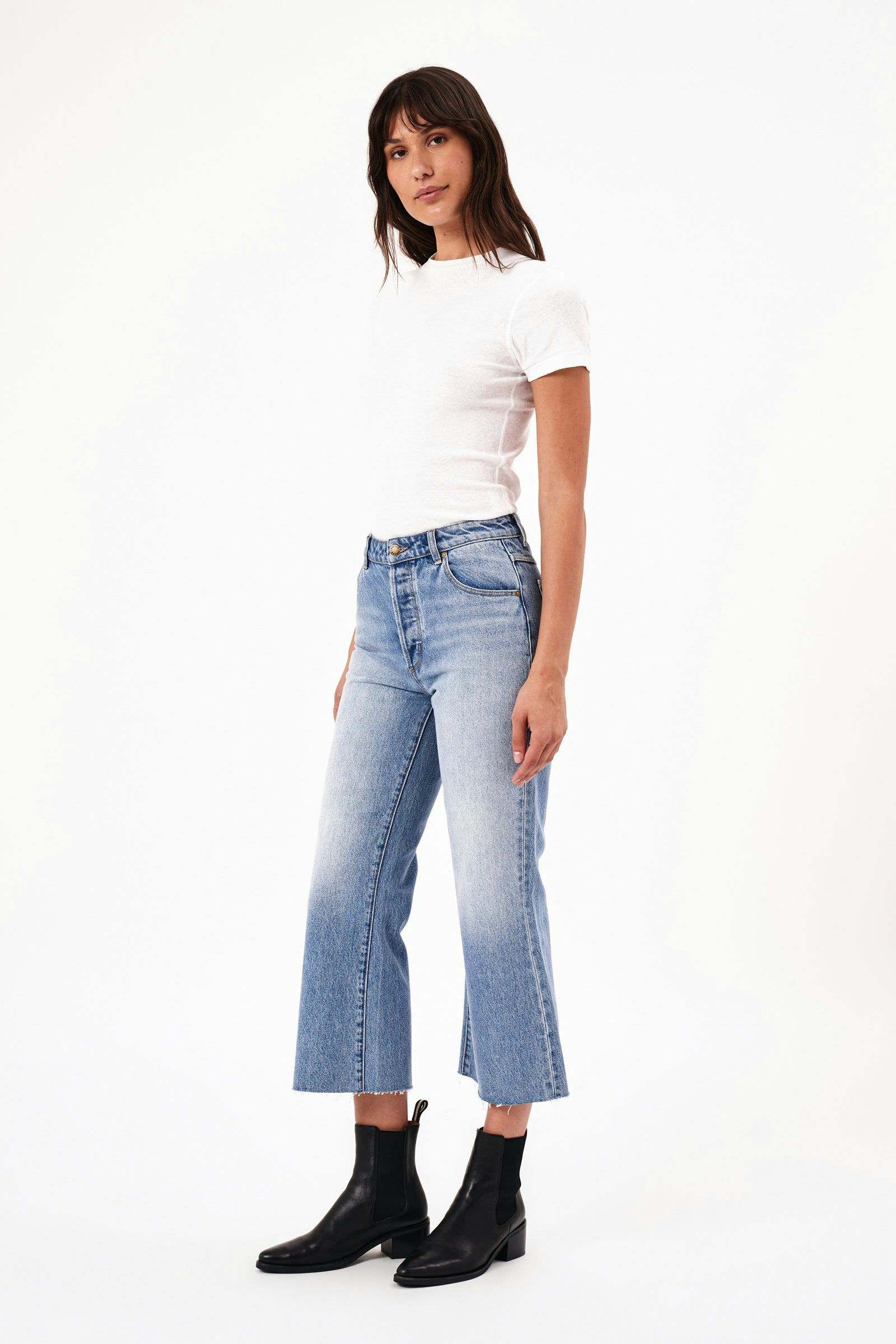 Chloe Classic Flare Crop