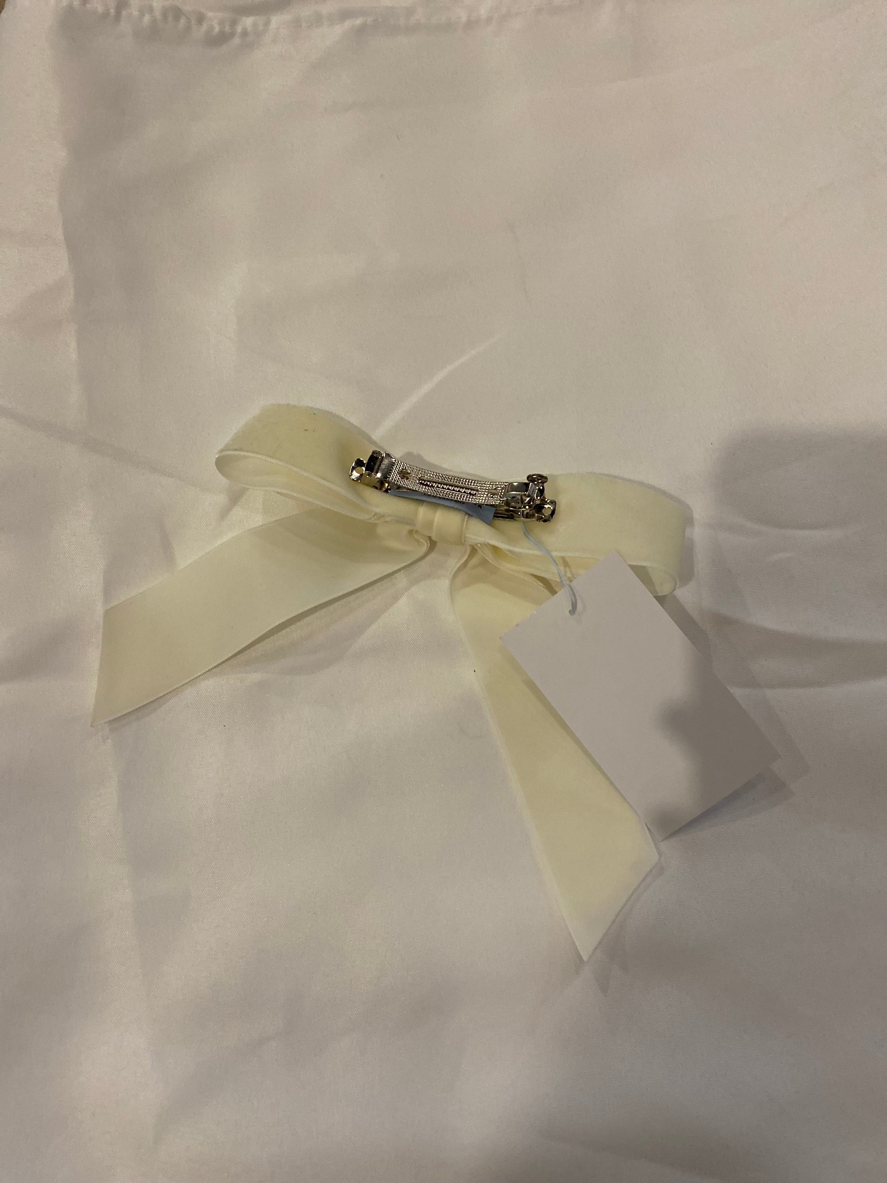 Judy Short Bow Barrette- Ivory