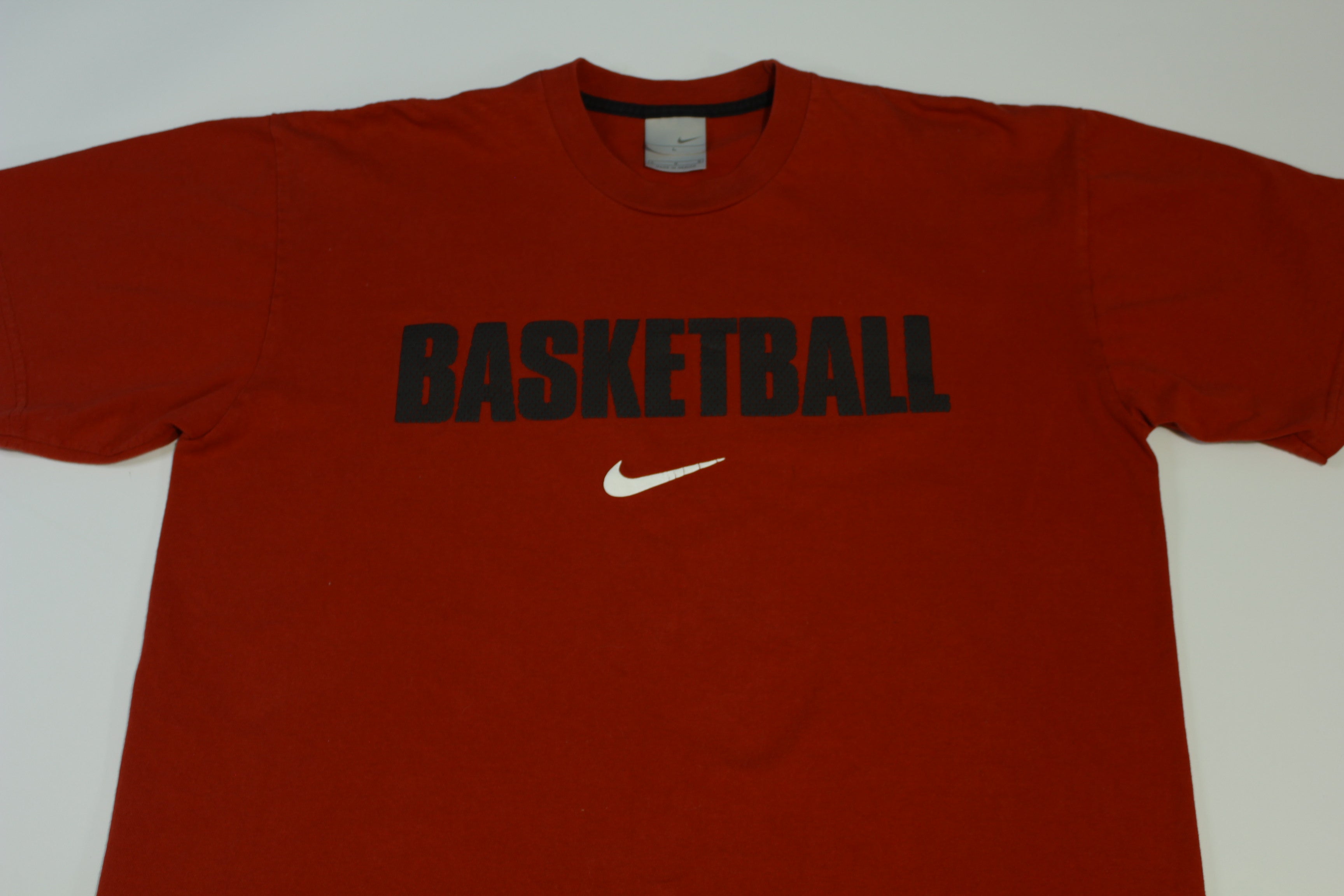 Nike Basketball Center Swoosh Vintage Y2K Silver Tag T-Shirt