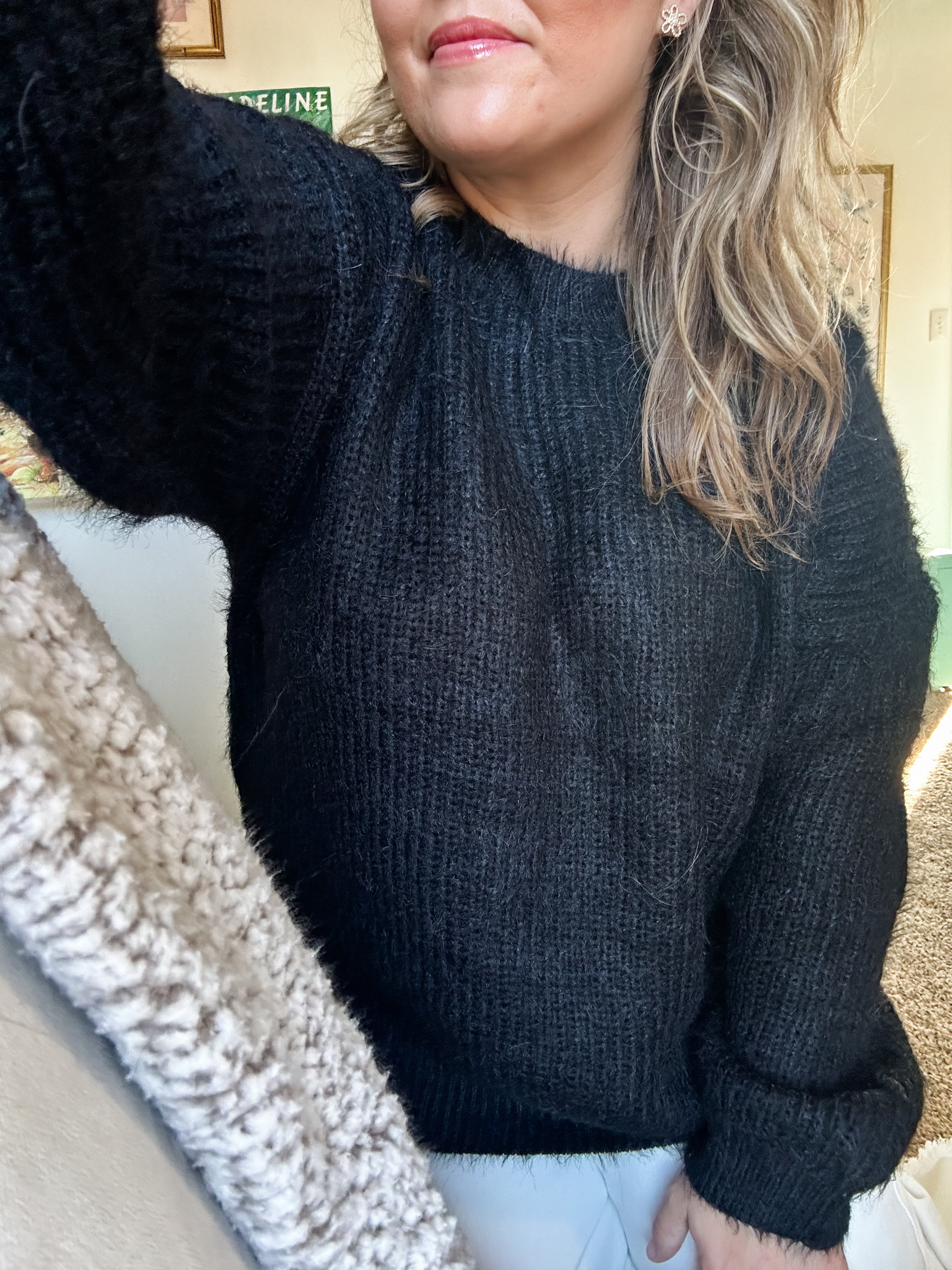 SOLID FUZZY SWEATER - BLACK