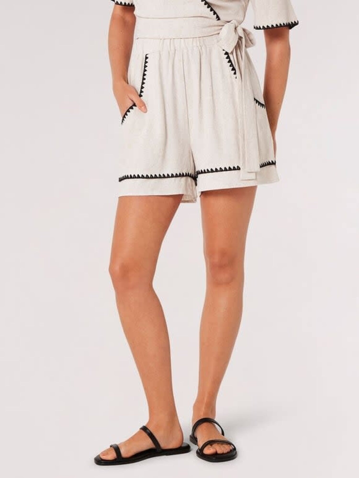 Stitch Edge Linen Short